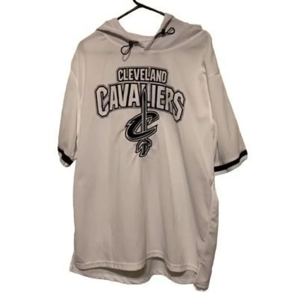 Cleveland Cavaliers Size XL Hooded Warm Up Shirt